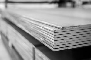 quy-trinh-san-xuat-va-loi-ich-cua-thep-tam-cuong-do-cao-1